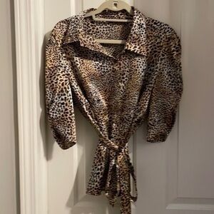 Animal print button down blouse, size Xl